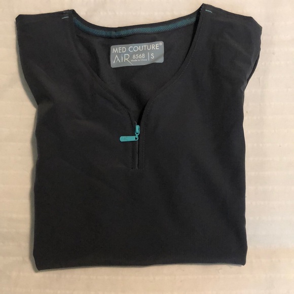 Med Couture Air Scrub Top - Picture 2 of 2